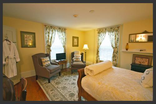 Inn At Park Spring Portland Room photo
